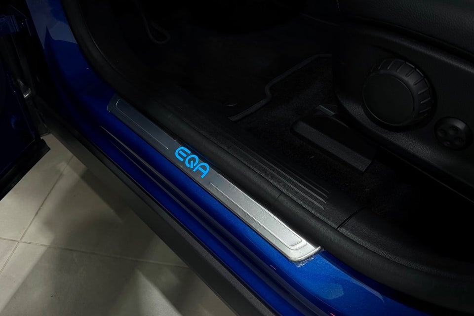 Mercedes EQA300 Progressive 4Matic 5d