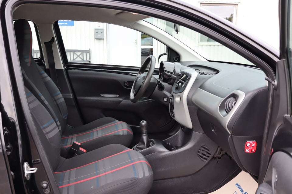 Peugeot 108 1,0 e-VTi 69 Allure 5d