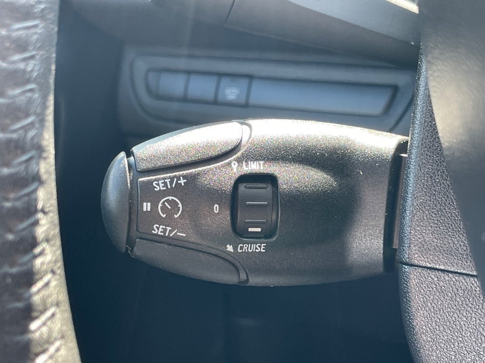 Peugeot 208 1,2 VTi 82 Envy 5d