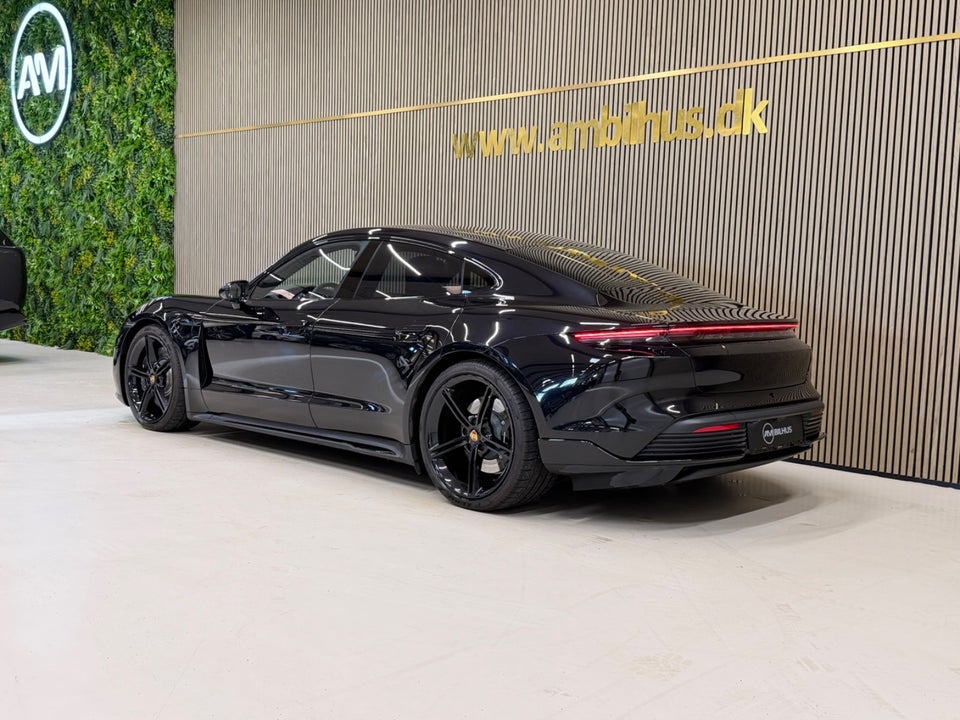 Porsche Taycan Turbo Performance+ 4d