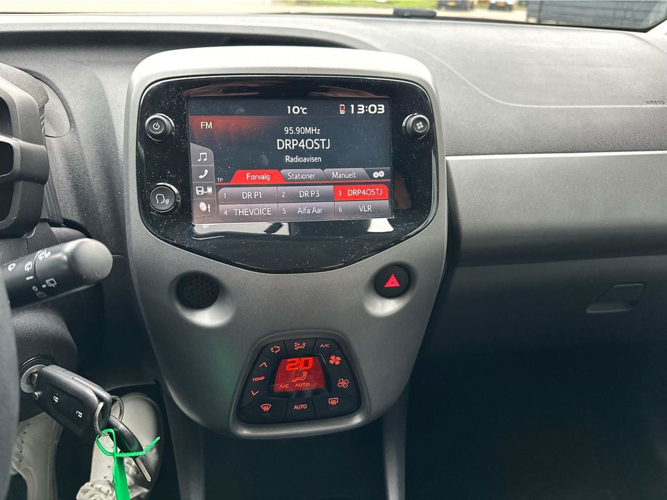 Toyota Aygo 1,0 VVT-i x-press 5d