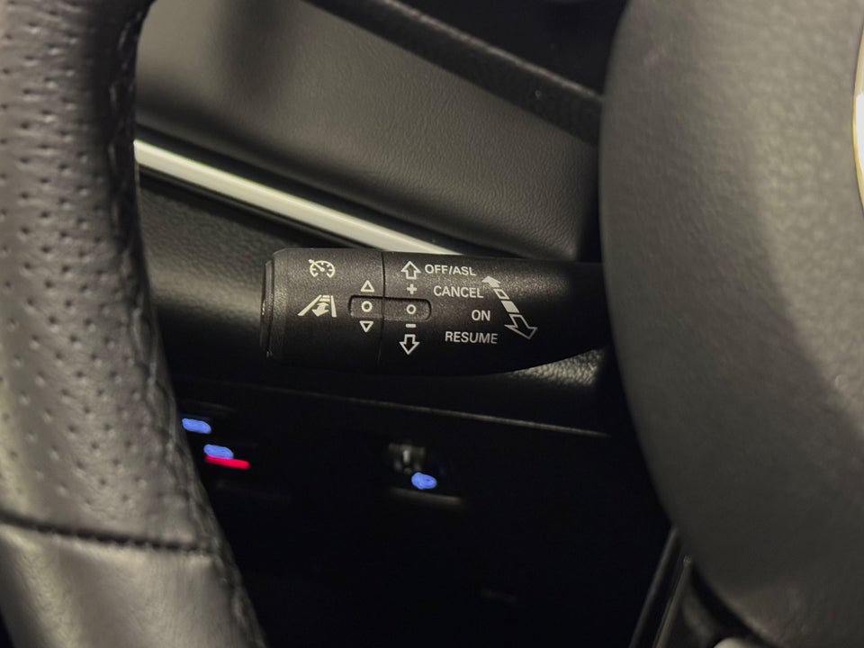 MG Marvel R Luxury 5d