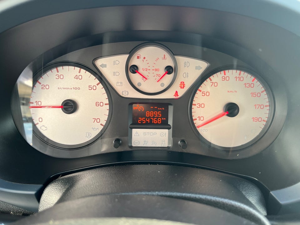 Peugeot Partner Tepee 1,6 e-HDi 92 Active 5d