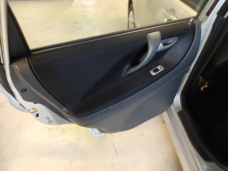 Suzuki Liana 1,6 GL 5d