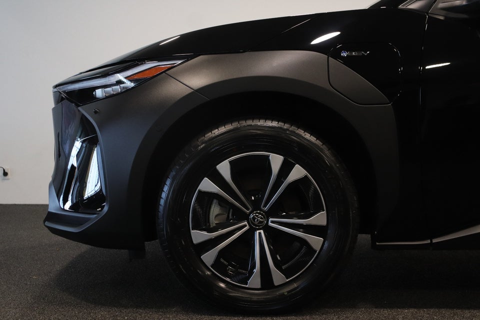 Toyota bZ4X Executive 5d