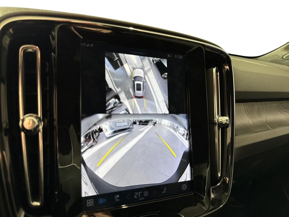 Volvo EX40 Extended Range Plus 5d