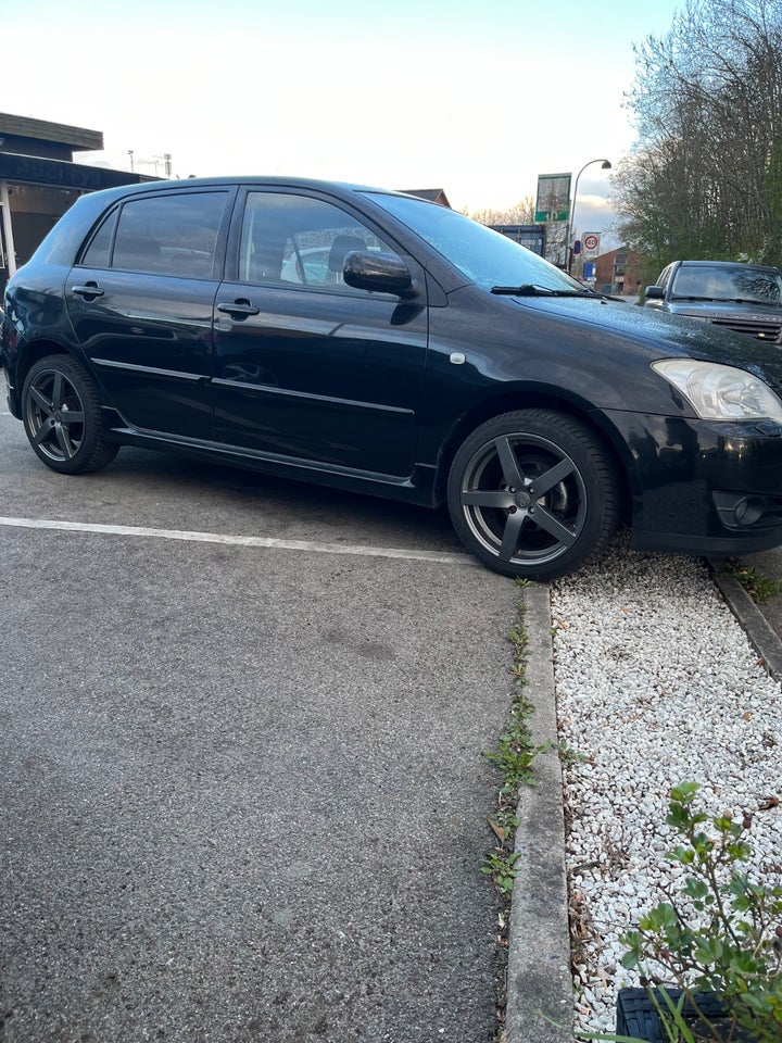 Toyota Corolla 1,6 Luna 5d
