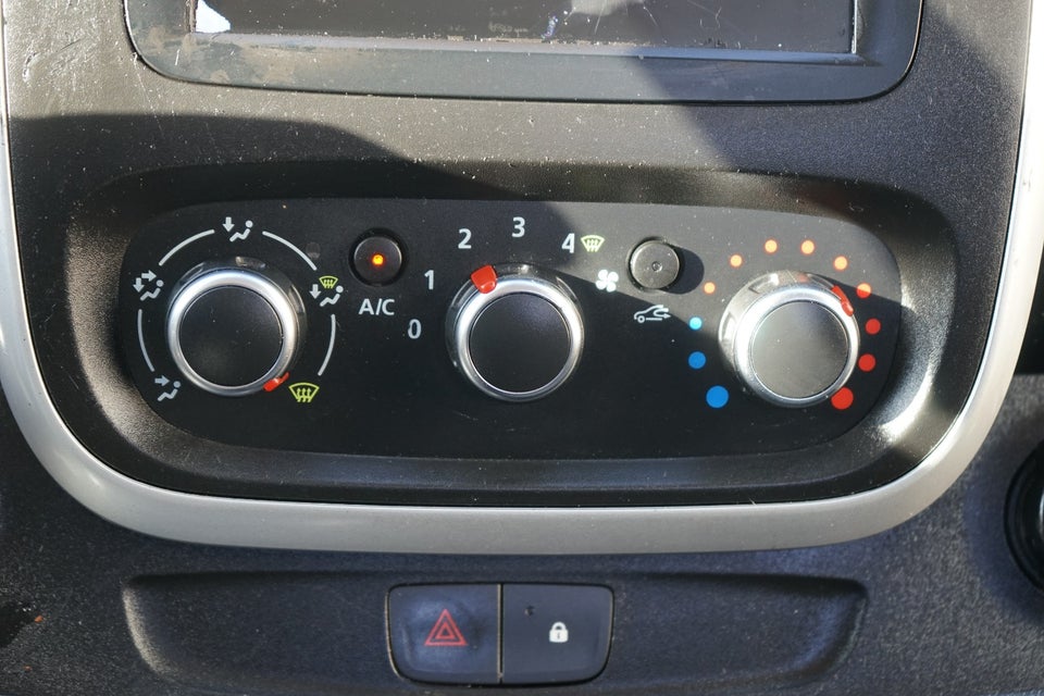 Renault Trafic T29 2,0 dCi 145 L2 Chassis