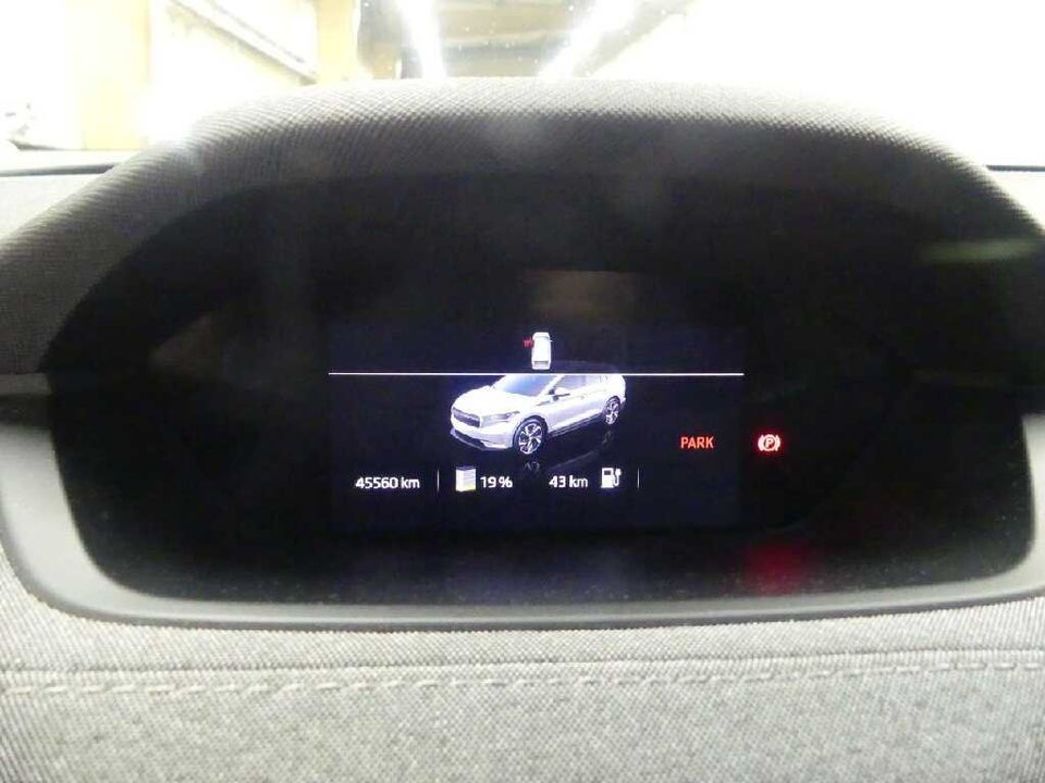 Skoda Enyaq 80 iV Plus Loft 5d