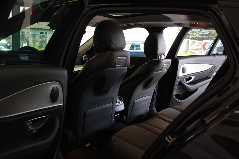 Mercedes E300 de 2,0 AMG Line stc. aut. 5d