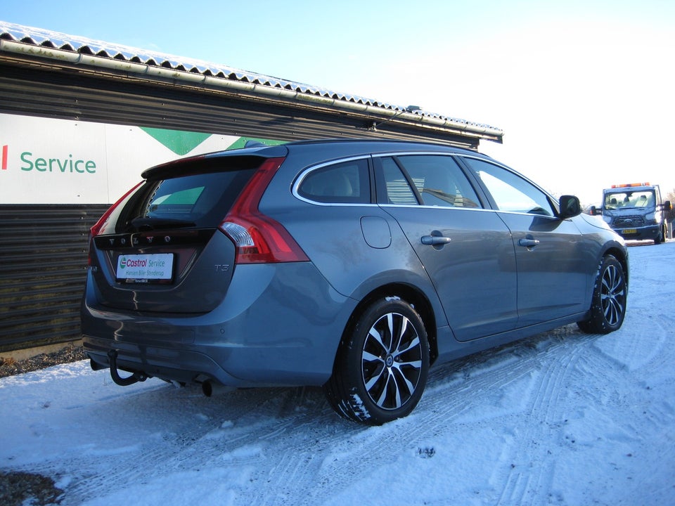 Volvo V60 1,5 T3 152 Momentum aut. 5d