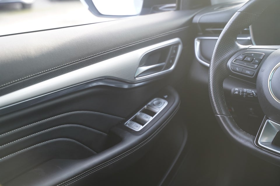 MG Marvel R Luxury 5d