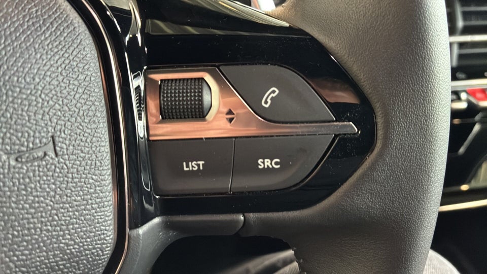 Peugeot 2008 1,2 PureTech 130 First Selection EAT8 5d