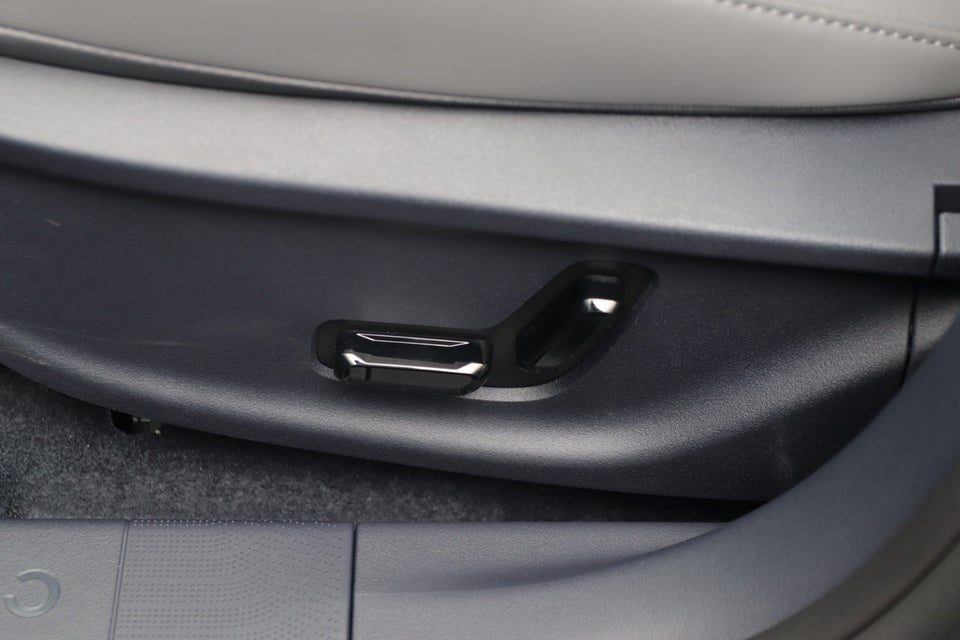 Lynk & Co 02 More 5d