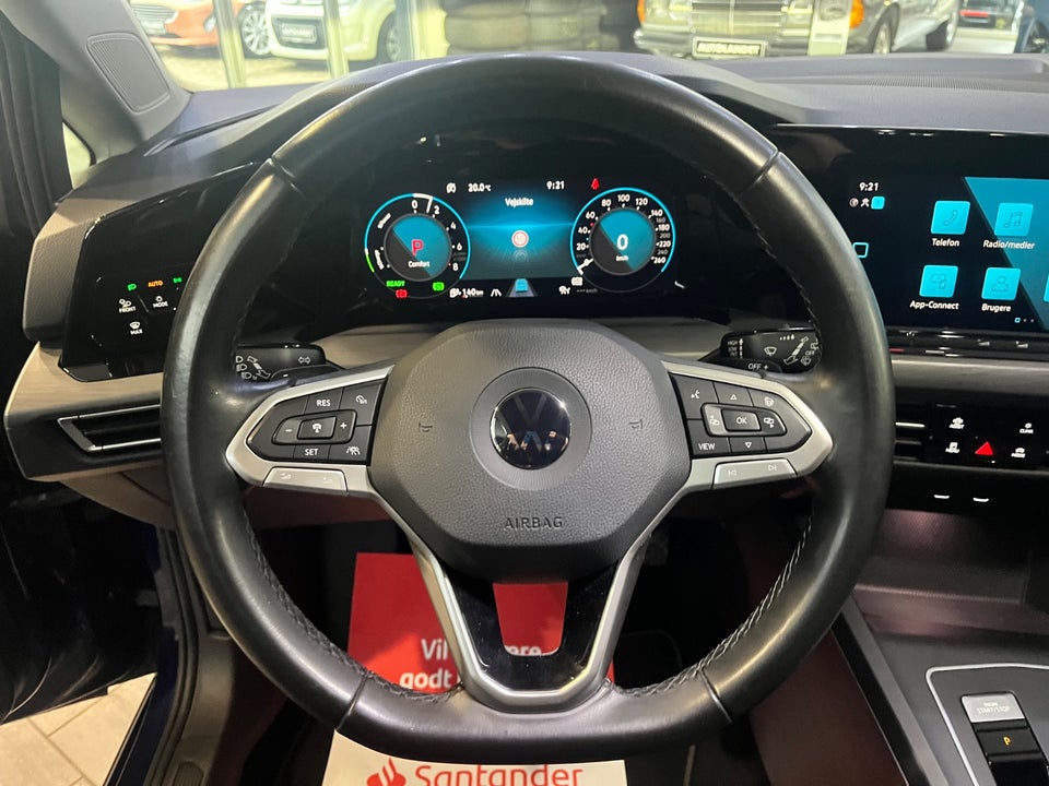 VW Golf VIII 1,4 eHybrid DSG 5d