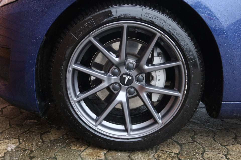 Tesla Model 3 Standard Range+ RWD 4d