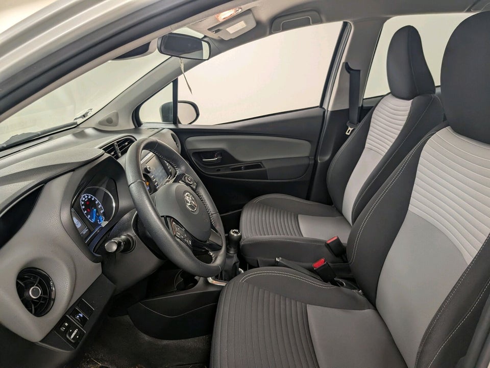 Toyota Yaris 1,0 VVT-i T2 5d