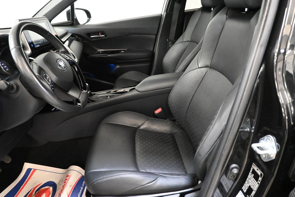 Toyota C-HR 1,8 Hybrid C-LUB Business CVT 5d