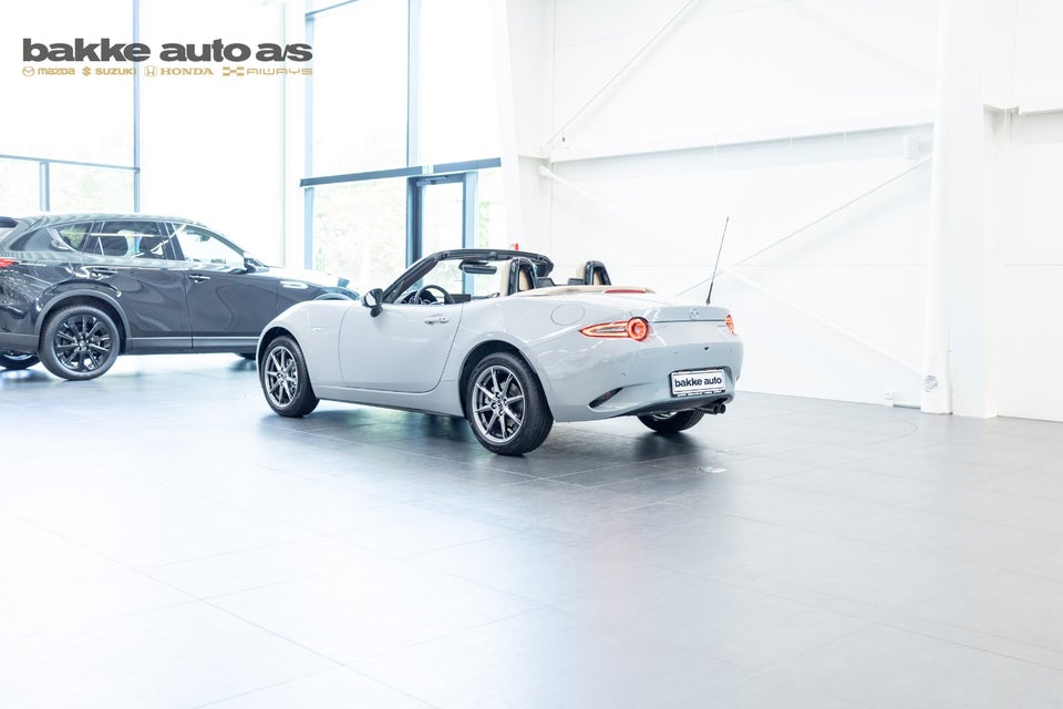 Mazda MX-5 1,5 SkyActiv-G 132 Roadster Kazari 2d