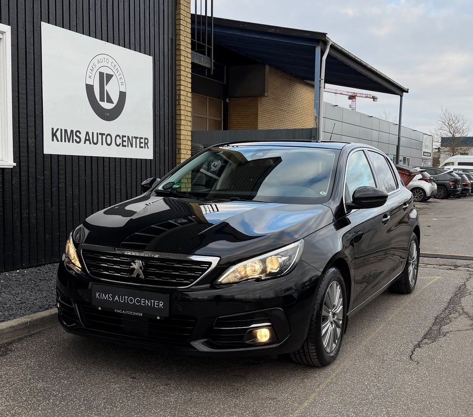 Peugeot 308 1,5 BlueHDi 130 Prestige Sky 5d