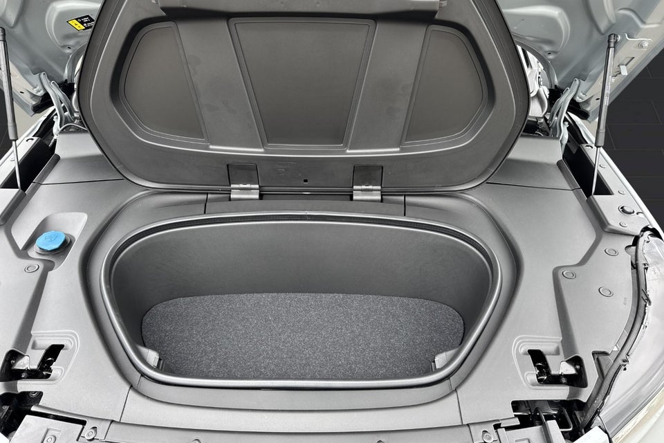 Volvo EX40 Standard Range Plus 5d