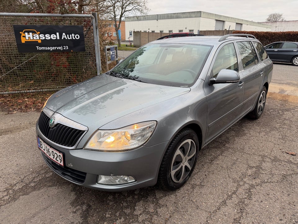 Skoda Octavia 1,6 TDi 105 Ambiente Combi 5d