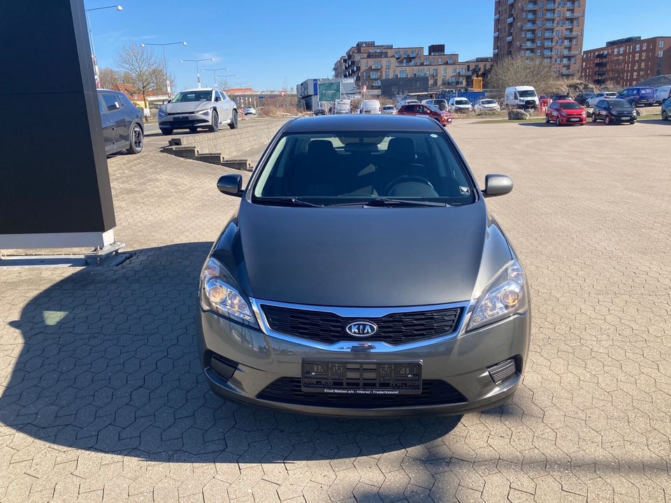 Kia Ceed 1,6 CVVT Motion aut. 5d