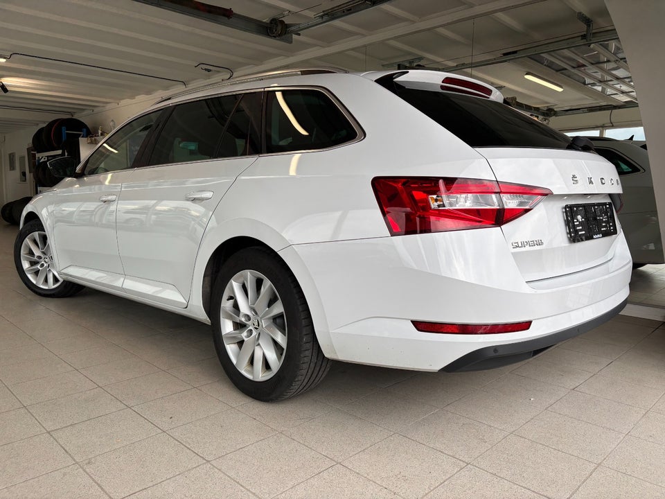Skoda Superb 1,4 TSi iV Combi DSG 5d