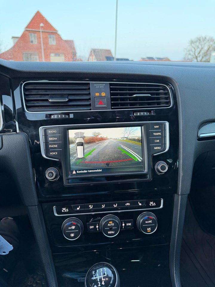 VW Golf VII 1,6 TDi 105 Highline Variant DSG BMT 5d