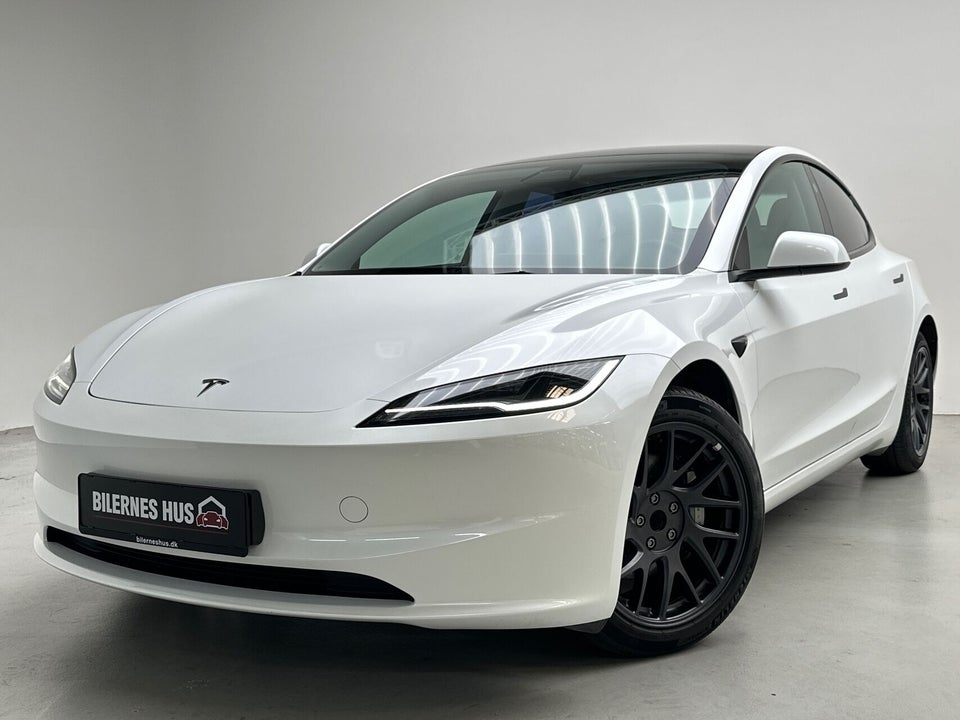 Tesla Model 3 RWD 4d