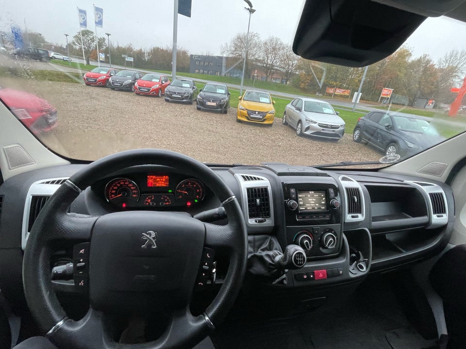 Peugeot Boxer 335 2,2 BlueHDi 140 L3H2 Premium