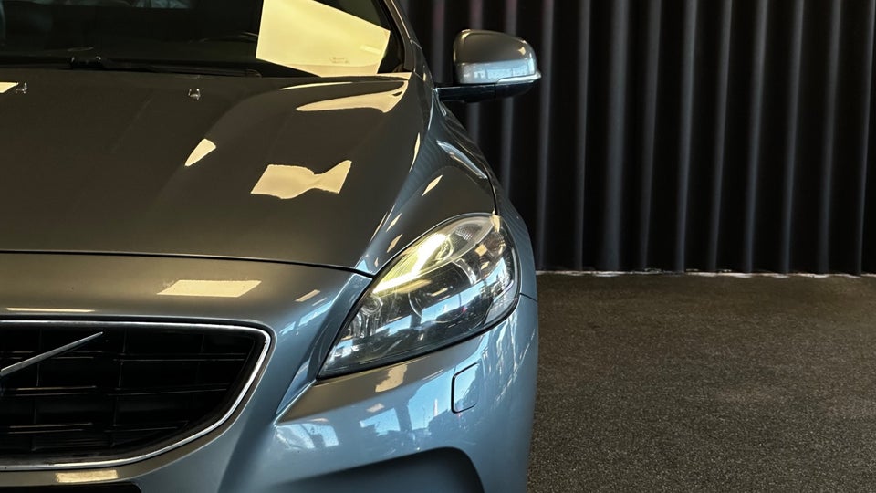 Volvo V40 1,6 D2 115 Momentum aut. 5d