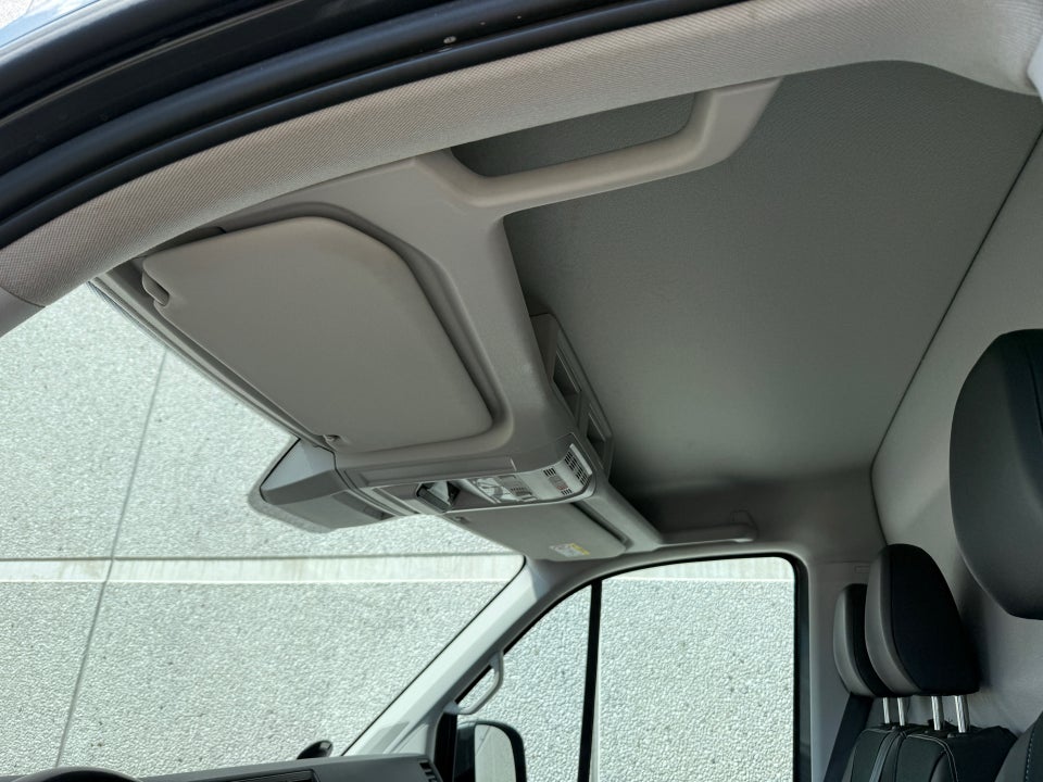 VW Crafter 35 2,0 TDi 177 Kassevogn L3H3 aut.