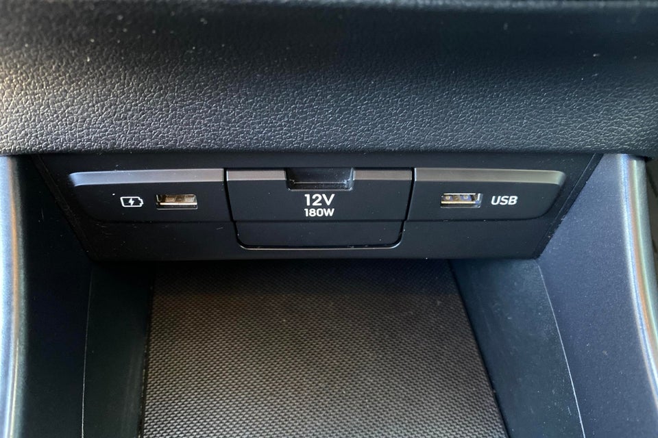 Hyundai i20 1,0 T-GDi Essential DCT 5d