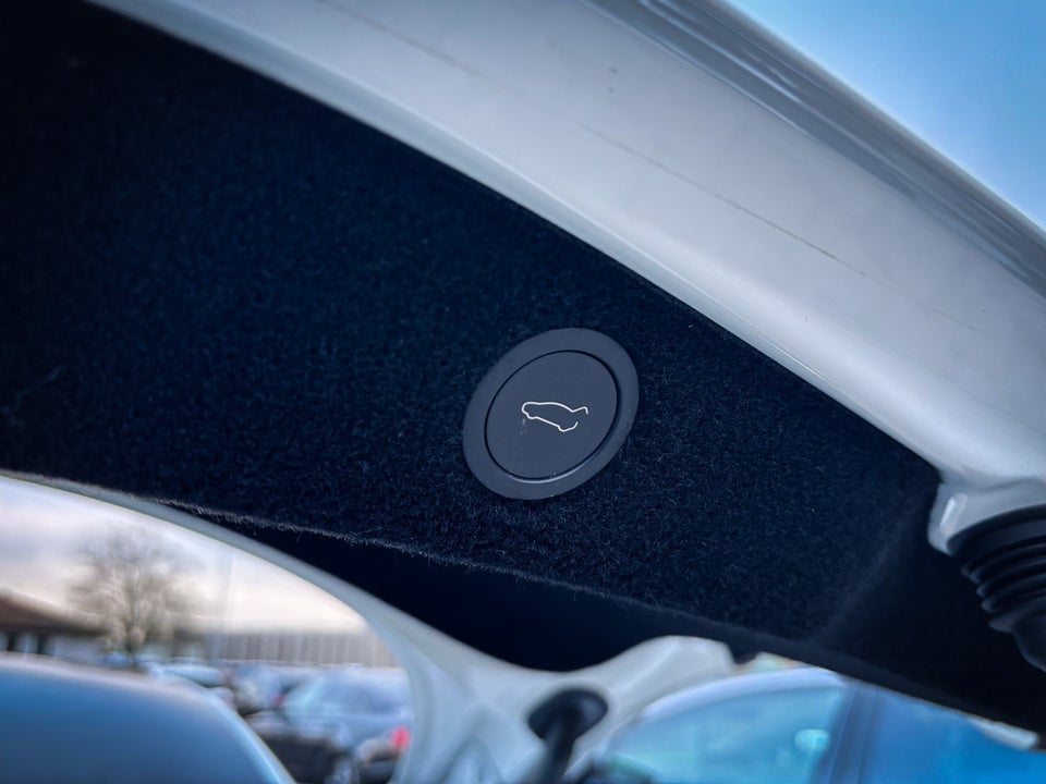 Tesla Model 3 Long Range AWD 4d