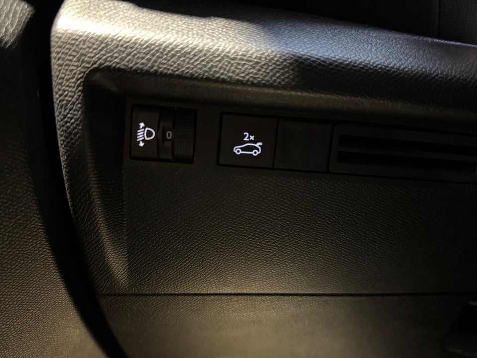 Citroën C4 X 1,2 PureTech 130 Chevron Sport EAT8 4d