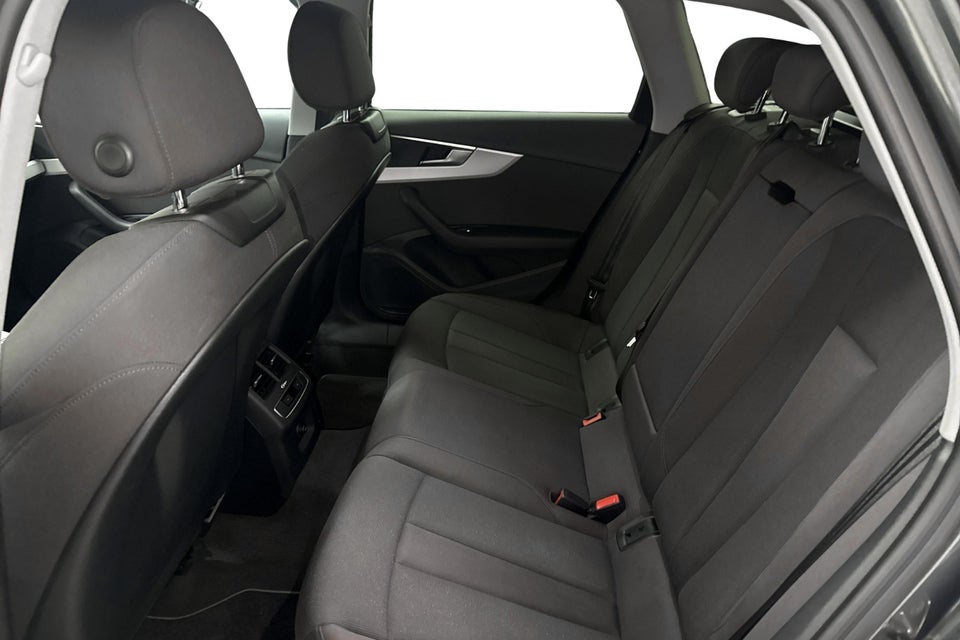 Audi A4 40 TFSi S-line plus Avant S-tr. 5d