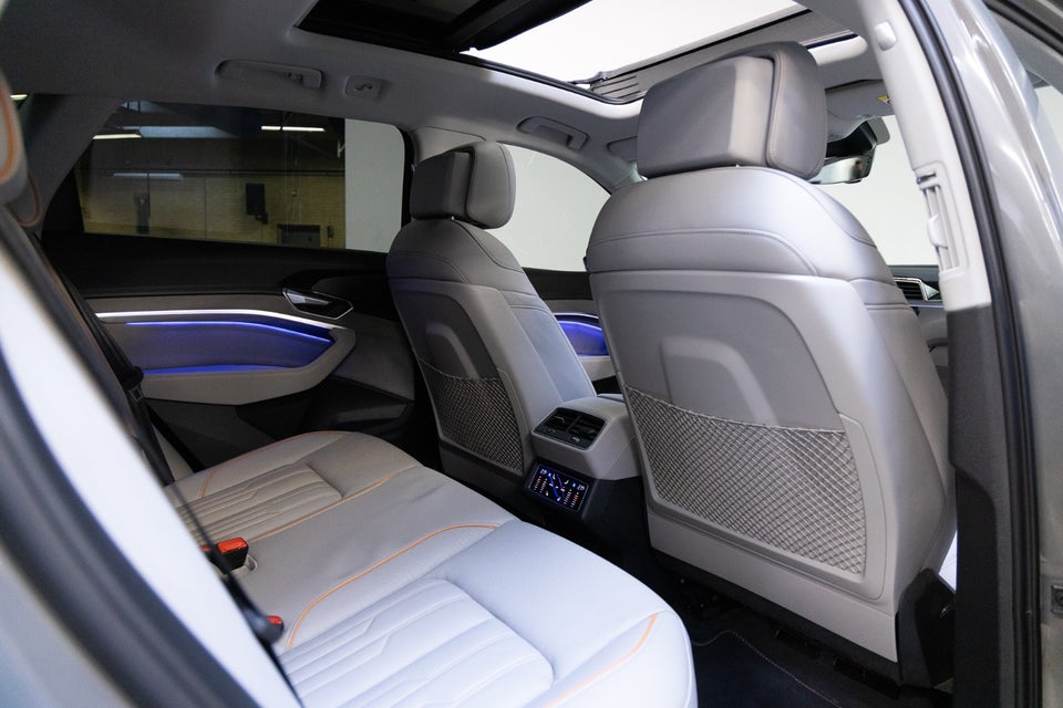 Audi Q8 e-tron 55 Advanced quattro 5d