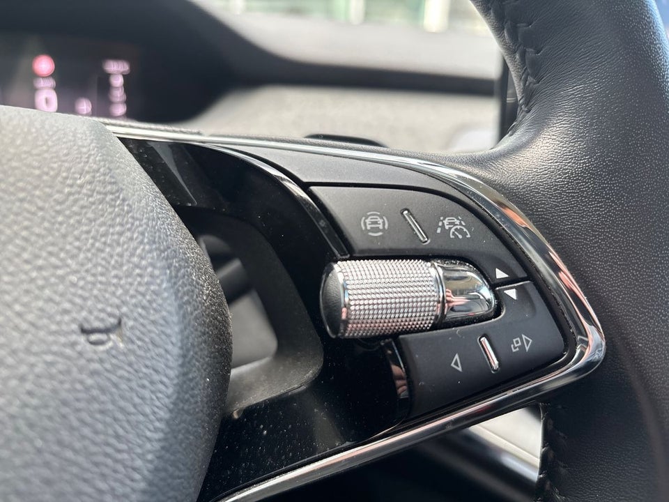 Skoda Enyaq 60 iV Loft 5d