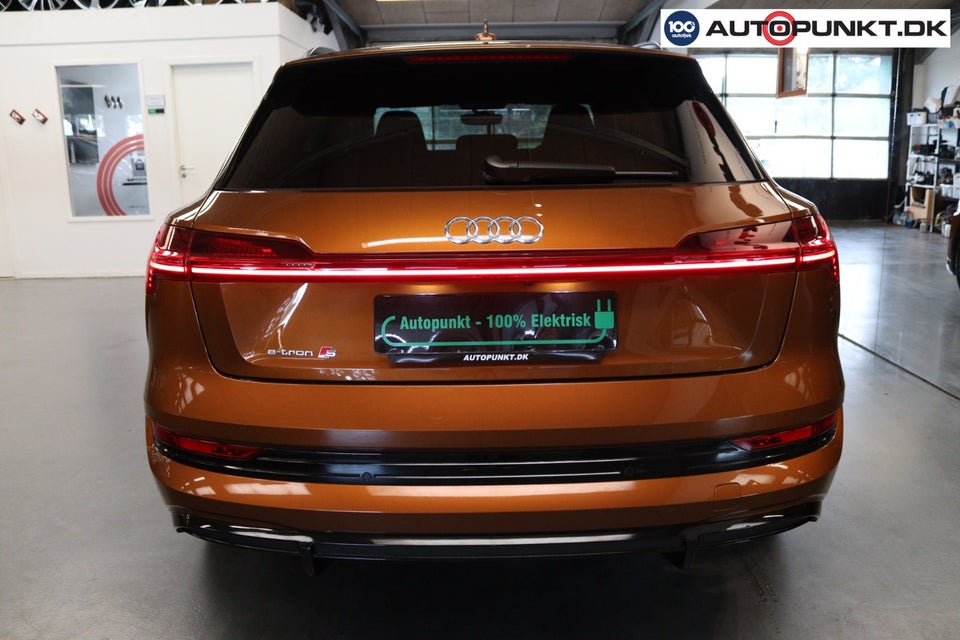 Audi e-tron S quattro 5d