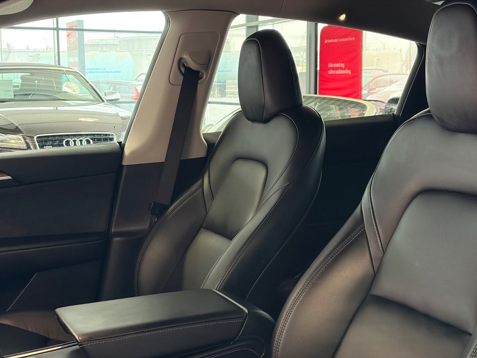 Tesla Model Y Long Range AWD 5d