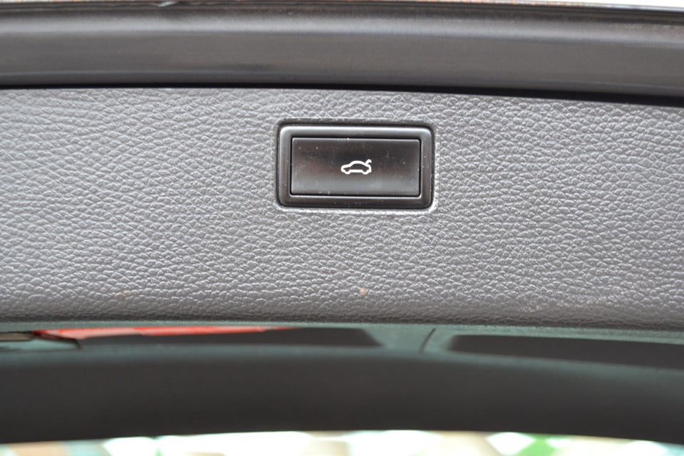 VW Passat 2,0 TDi 140 Highline Variant DSG BMT 5d
