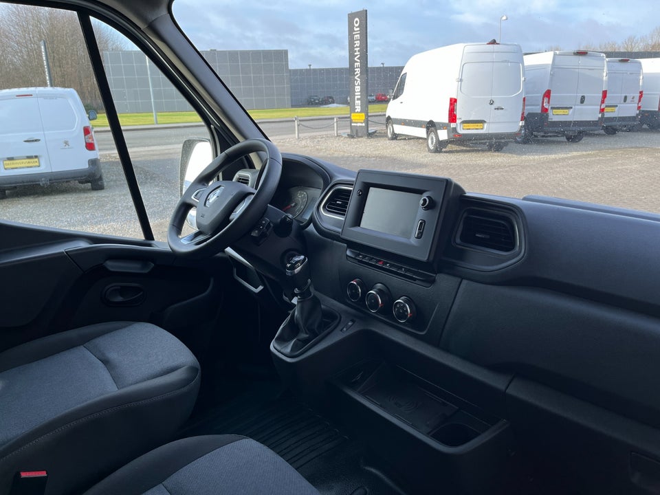 Renault Master IV T33 2,3 dCi 150 L2H2 Kassevogn