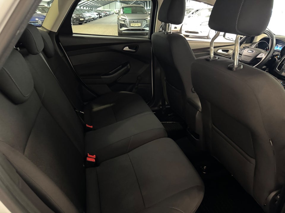 Ford Focus 1,5 TDCi 95 Business stc. 5d