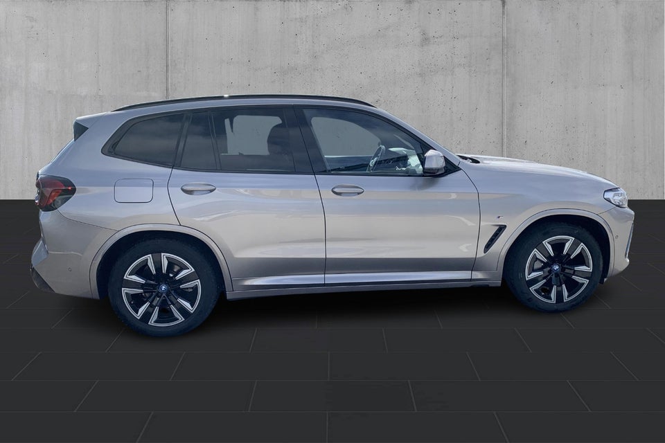 BMW iX3 Charged M-Sport 5d