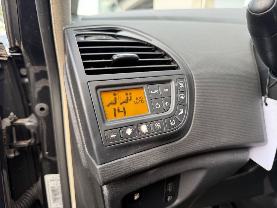 Citroën Grand C4 Picasso 1,6 HDi 110 SX 7prs 5d