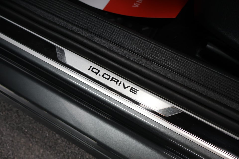 VW Golf VII 1,6 TDi 115 IQ.Drive Variant DSG 5d