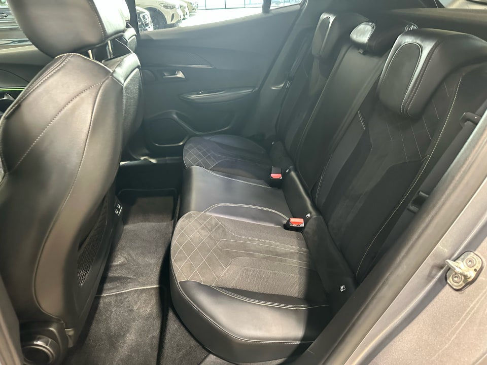 Peugeot e-2008 50 GT Sky 5d