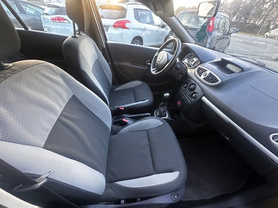 Renault Clio III 1,5 dCi 75 Avantage Sport Tourer 5d