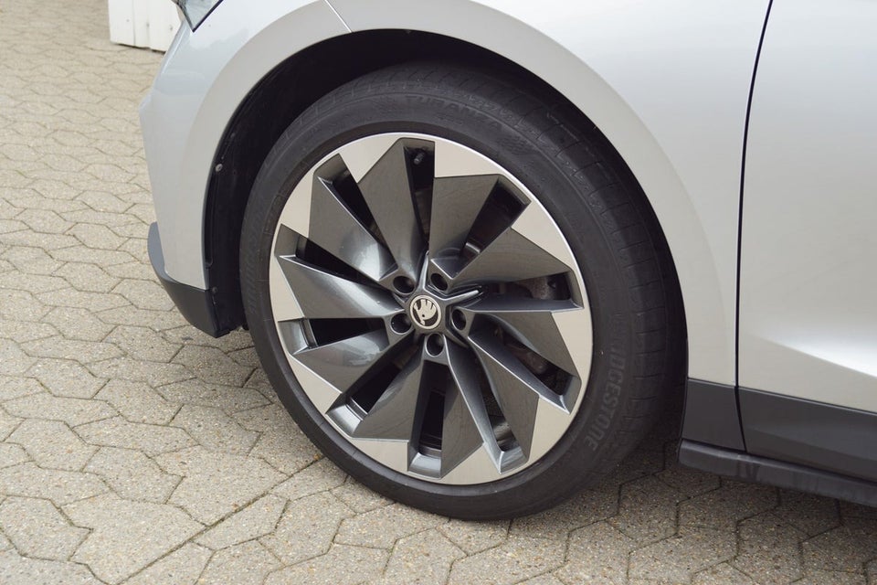 Skoda Enyaq 80 iV ecoSuite 5d